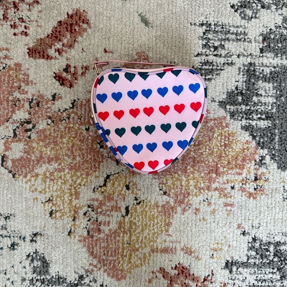 Like new Estee Lauder Heart Shaped Zip Cosmetic Bag with handle - Picture 5 of 12